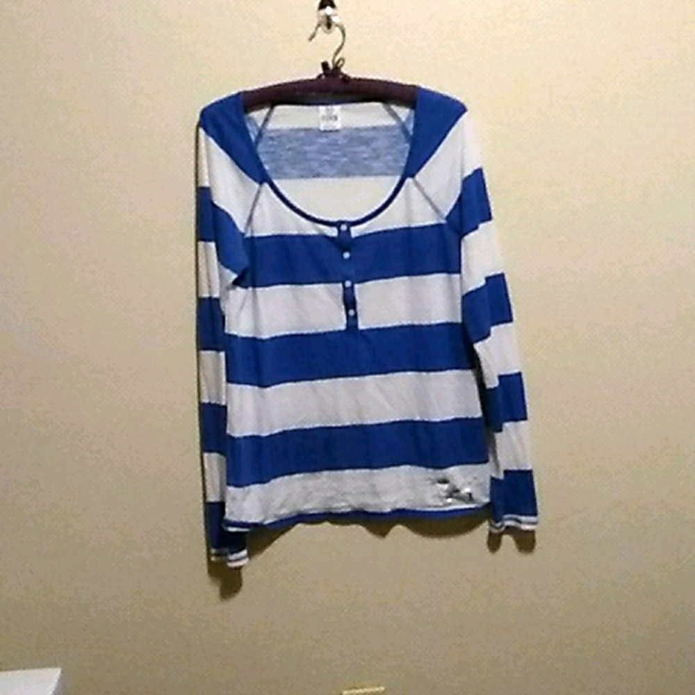 5/$25 Victorias secret pink shirt